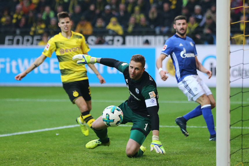 Dẫn trước 4-0, Dortmund vẫn bị cầm hòa 4-4 khó tin